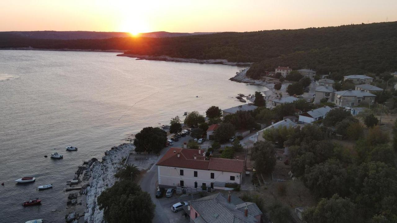 Apartmani Zupanic Koromačno Exterior foto