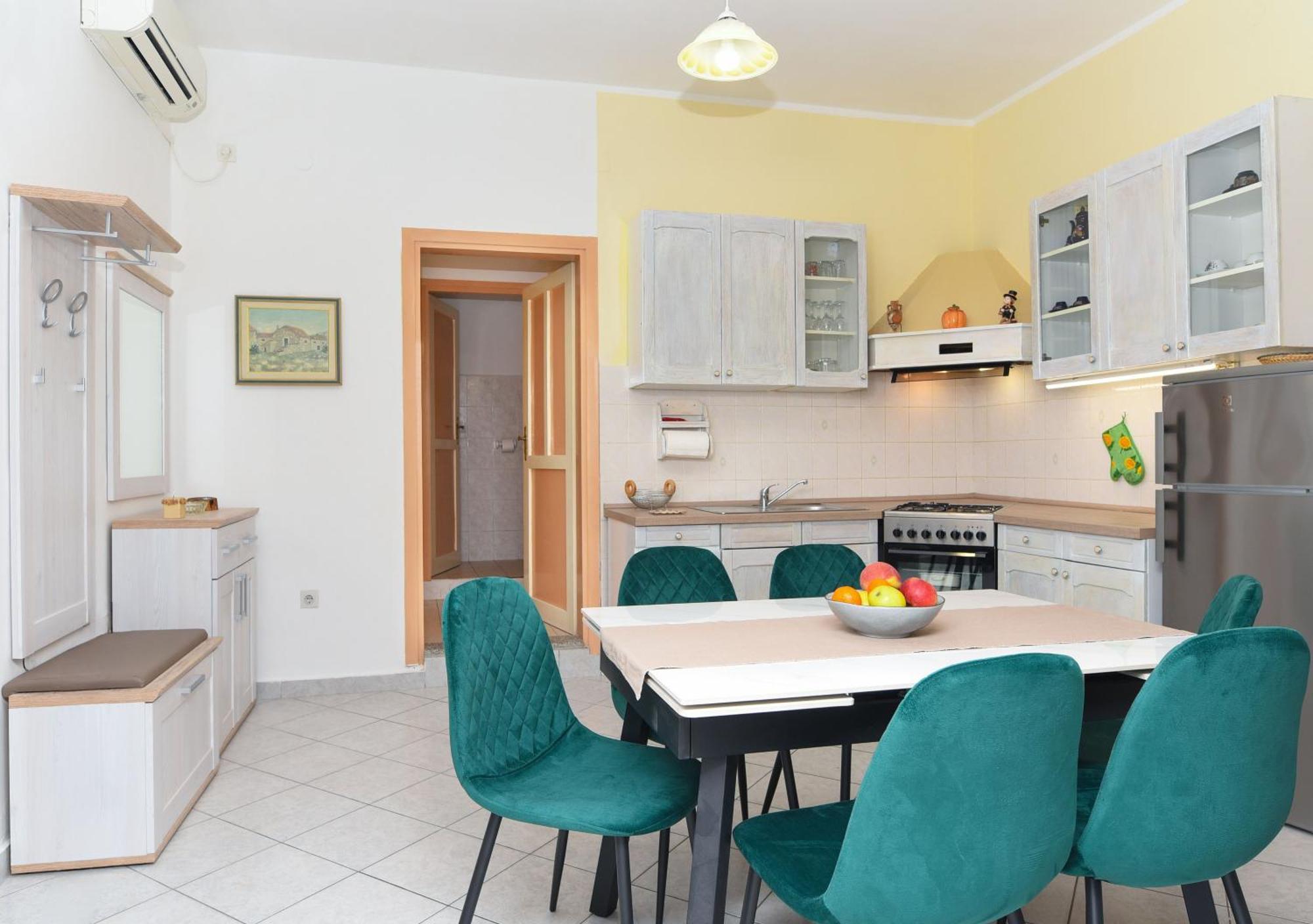 Apartmani Zupanic Koromačno Exterior foto